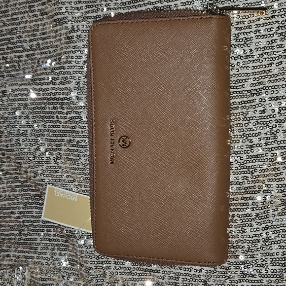 Michael Kors Jet Set Charm Medium Saffiano Leather Wallet - Picture 4 of 4